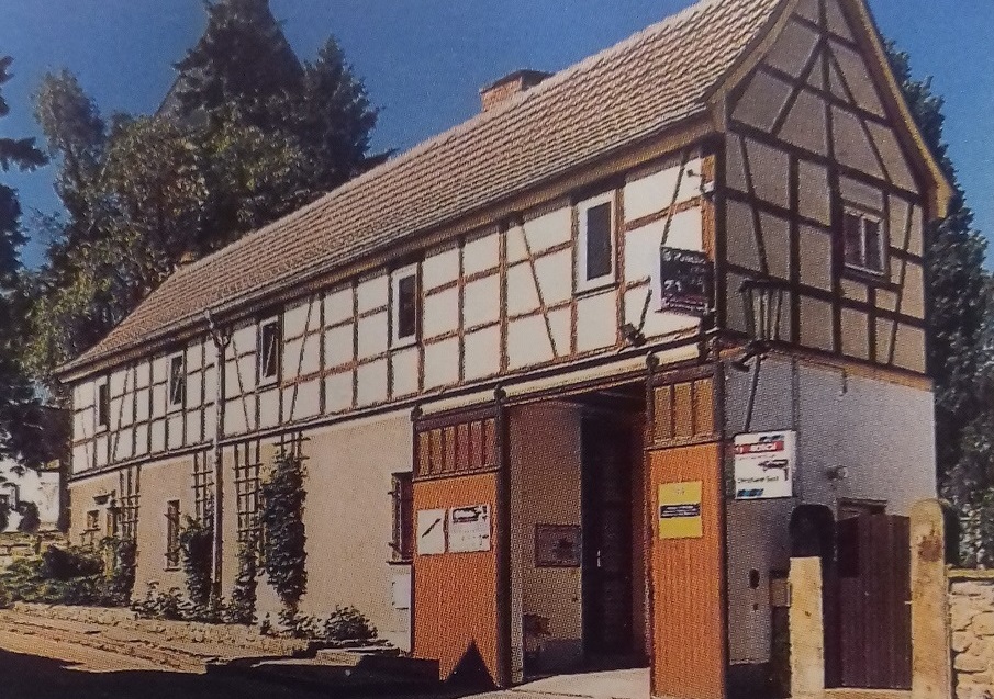 Gebäude in Uelleben